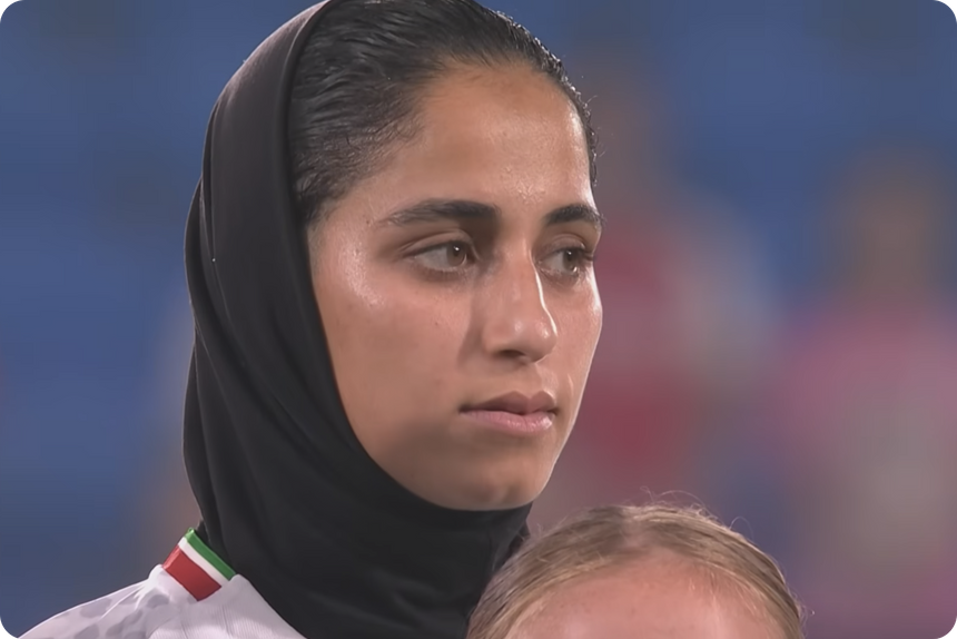Женская сборная Ирана по футболу не стала петь национальный гимн перед своим первым матчем на Кубке Азии