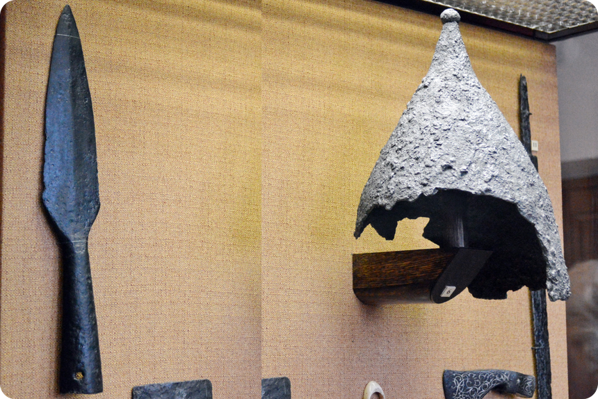 Наконечник копья, шлем (станица Ладожская). Золотая Орда, вторая половина 13 - начало 15 в.