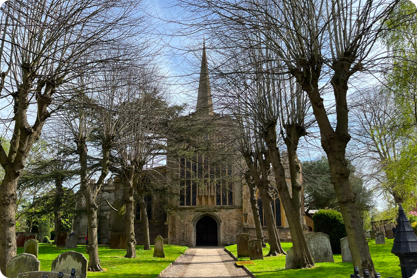 Церковь Святой Троицы в городе Стратфорд-на-Эйвоне, где похоронен Уильям Шекспир