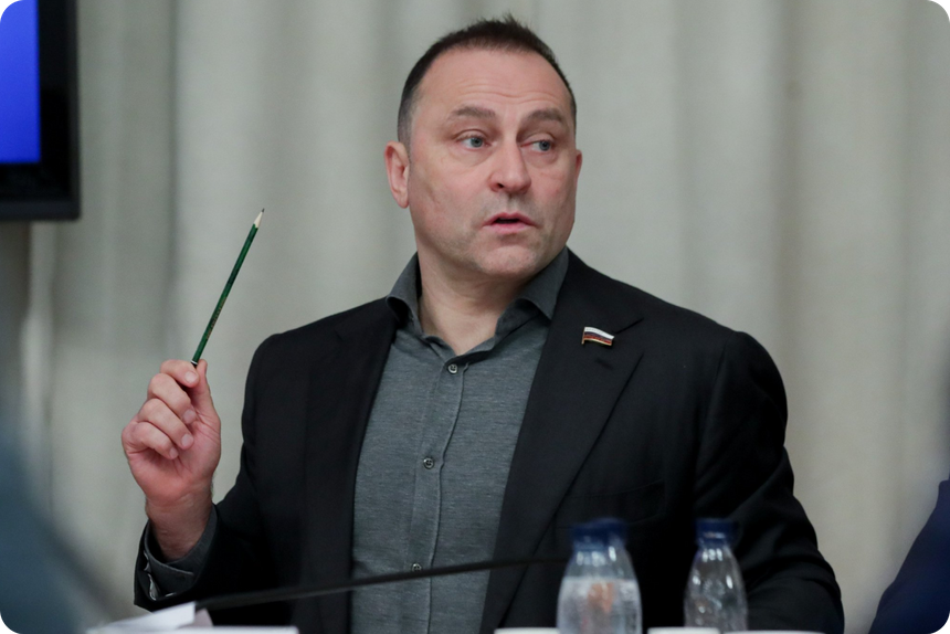 Дмитрий Свищев